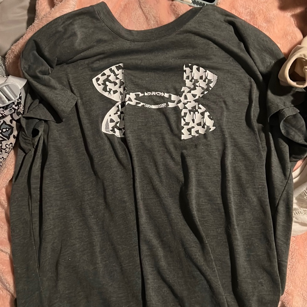 grey under armour shirt medium
